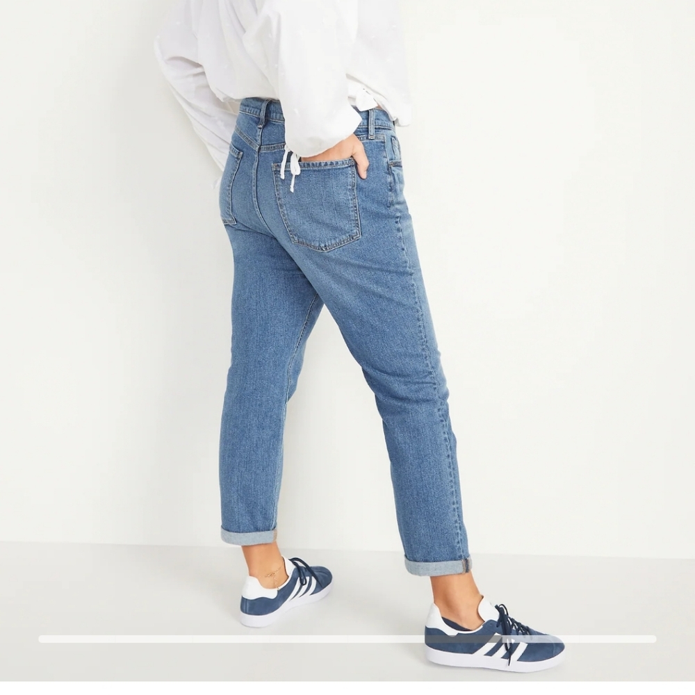 Mid-Rise Medium-Wash Boyfriend Jeans for Women